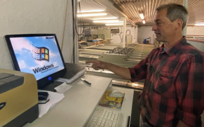 Mientras tú te complicas con Windows 11, esta granja vive en 1995 🐔