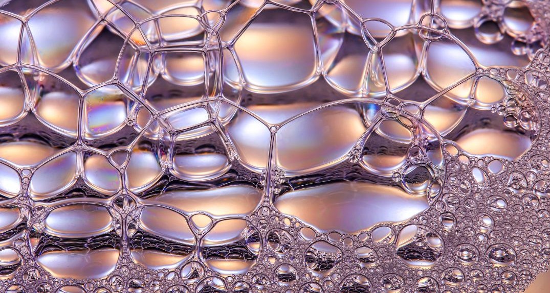 ¿En qué se parecen las burbujas de espuma y la IA?